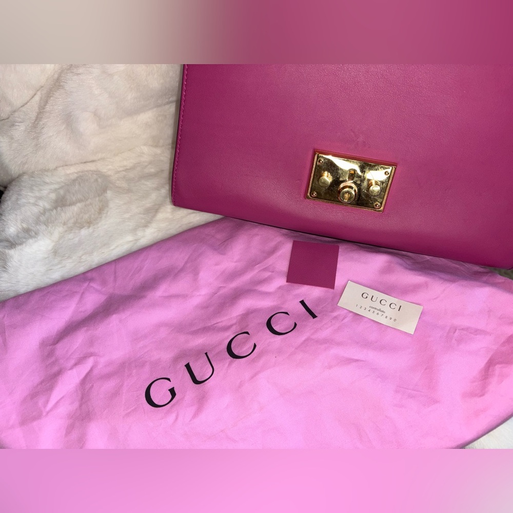 Large Gucci Pink & Red Leather Purse with Gold Lock/Key/Chain & COA - Picture 9 of 16